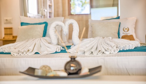 Luxury Oceanfront View Suite with Private pool