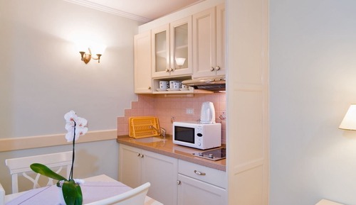 Studio Apartment, Balcony