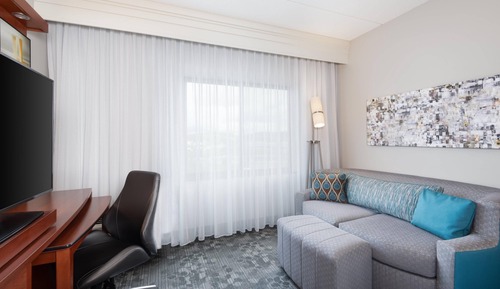 Room, 1 King Bed with Sofa bed (Mobility/Hearing Accessible, Tub)