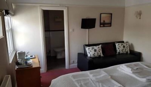 Suite, Ensuite (2 Adults and 1 Child)