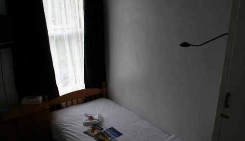 Single Room, Private Bathroom