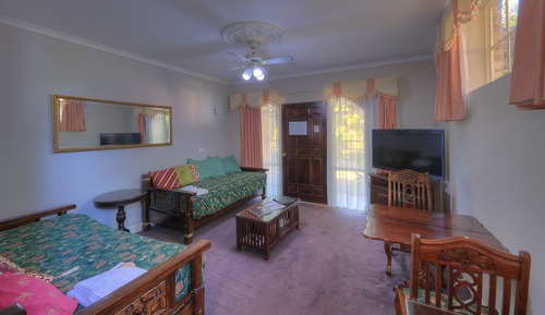Executive Suite (Seven)