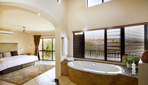 Executive Suite, Kitchen, Mountain View