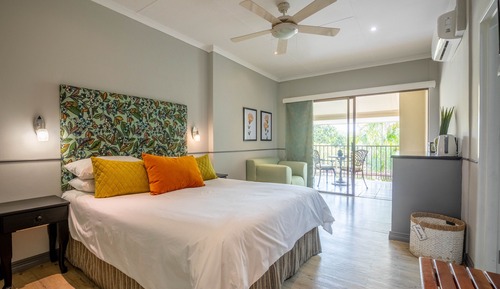 Standard Room, 1 Queen Bed
