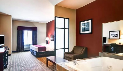 Suite, 1 King Bed, Accessible, Non Smoking (Upgrade)