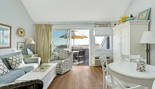 Oceanfront 2BD 2 Queens