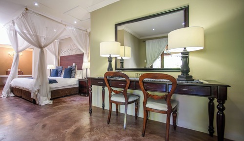 Honeymoon Suite