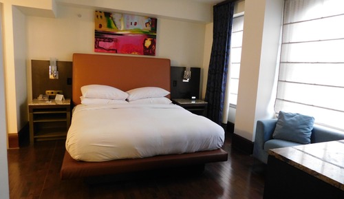 One Bed King Suite