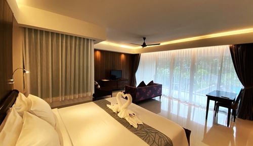 Executive Deluxe Room With Pool View