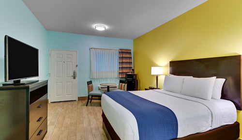 Economy Room, 1 Queen Bed