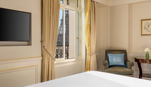 Eiffel View Room, 1 King Bed