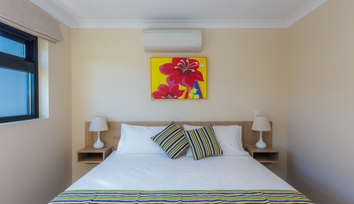 Studio, 1 King Bed, City View