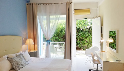 Triple Bed Studio with Garden View
