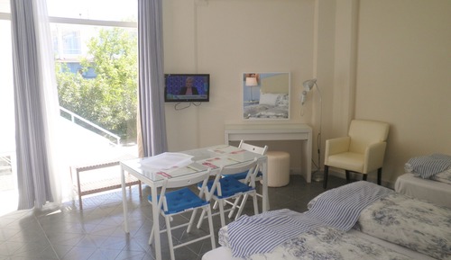 Studio (3 Adults)