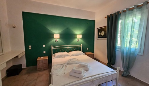 Apartment, 1 Bedroom, Balcony, Mountain View