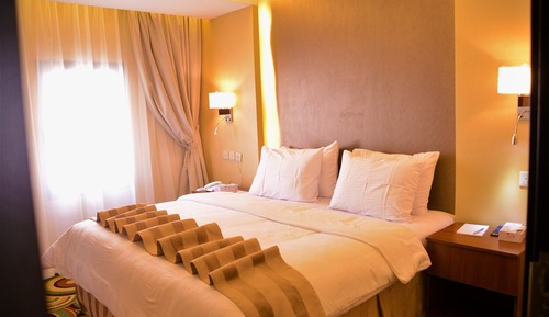 Deluxe Suite