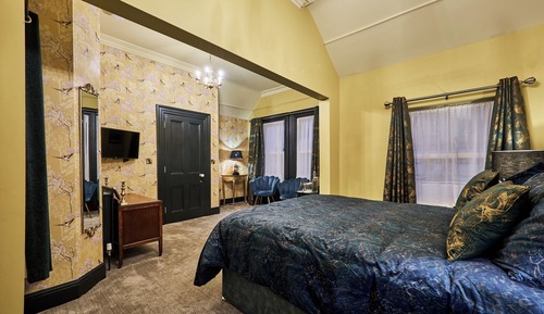 Double Room (Gay McIntyre)