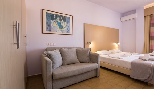 Deluxe Triple Room
