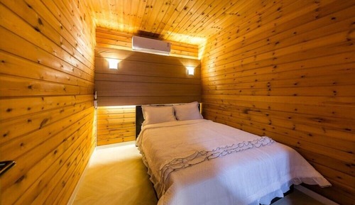 Room (Special 2)