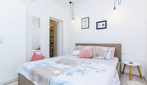 Apartment (2 Bedroom Apt with Balcony n Sea View)