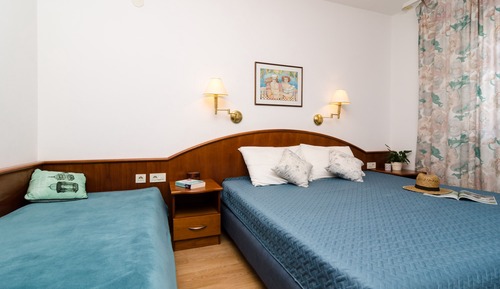 Apartment (1 Bedroom Apt with Balcony n Sea View)