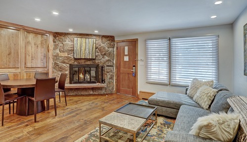 Condo, 2 Bedrooms