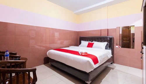 Double Room (Reddoorz)