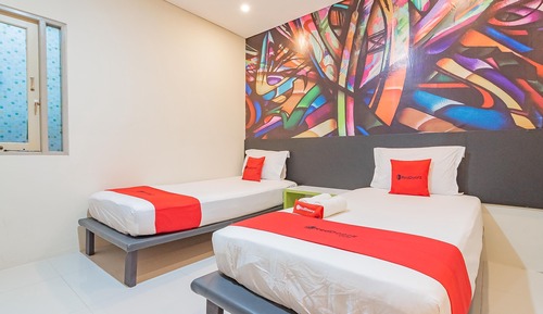Twin Room (Reddoorz)