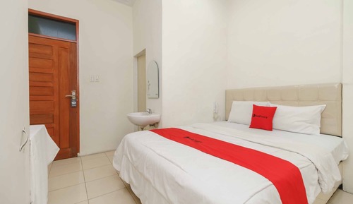 Double Room (Reddoorz)