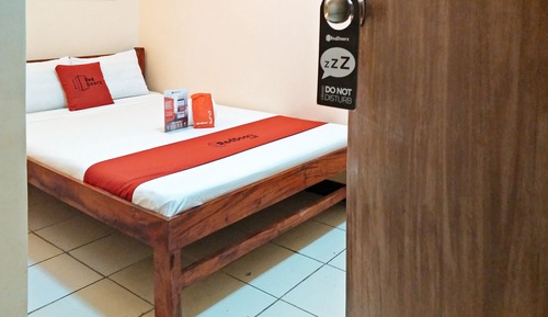 Double Room (Reddoorz)