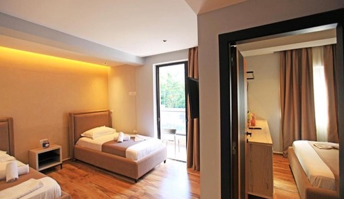 Family Room, Balcony