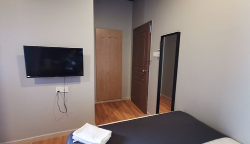Queen Room (502)