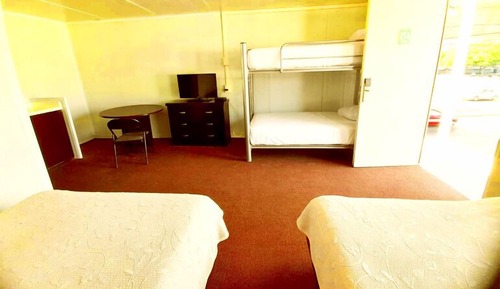 Family Room, Multiple Beds