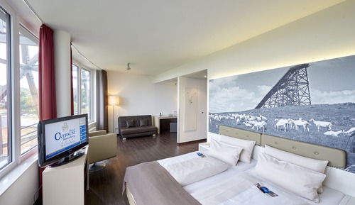 Junior Suite, 1 King Bed with Sofa bed