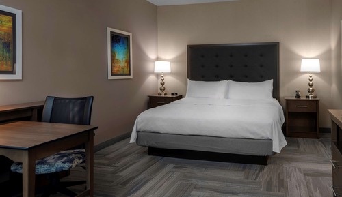 Studio, 1 King Bed (Hearing)