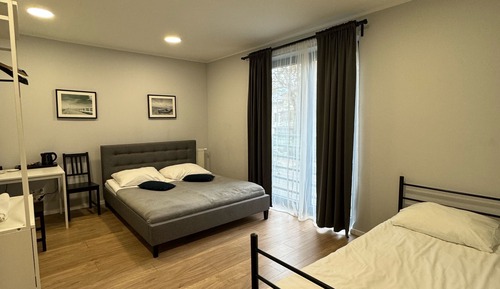 Economy Room (05)