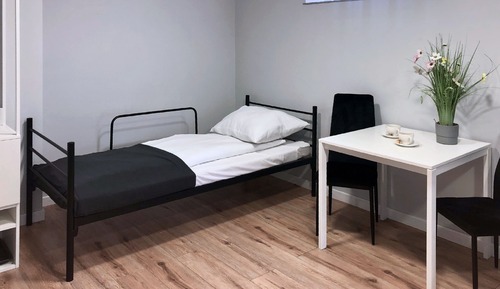 Economy Room (02)