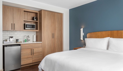 Standard Room, 1 King Bed (Hearing Accessible)