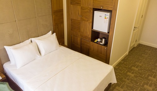 Standard Double Room Single Use, 1 Queen Bed, City View