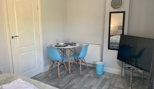 Studio Apartment 8