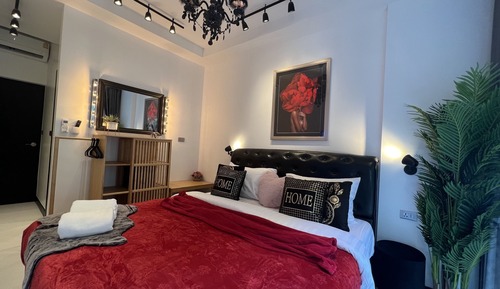 Exclusive Villa, Multiple Bedrooms, Private Pool, Pool View
