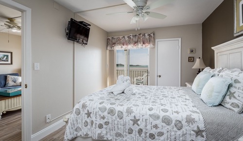 Condo (Castle Beach 105)