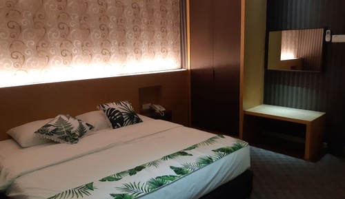 Standard King Room