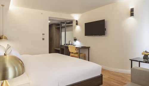 Deluxe Room, Balcony