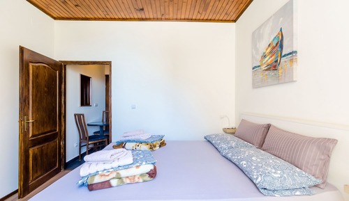 Double Room (Double Room)