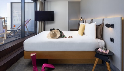 Room, 1 Queen Bed with Sofa bed