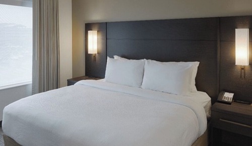 Studio, 1 King Bed with Sofa bed (Mobility/Hearing Accessible, Tub)
