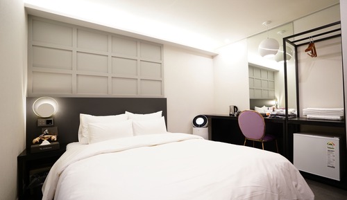 Deluxe Double Room, 1 Queen Bed, Non Smoking, Hot Tub