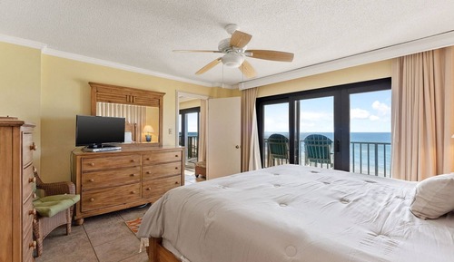 Condo, 3 Bedrooms (410)