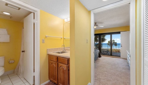 Condo, 3 Bedrooms (206)